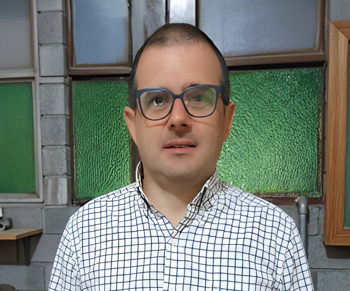 Escritor Alejandro Rosano Soca