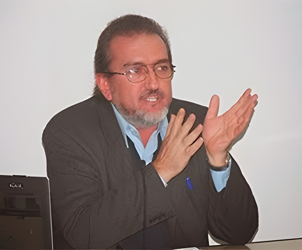 Escritor Oscar Padrón Favre